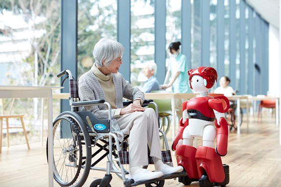[image]Image of the Robot in Use at Hospital / Care Facility