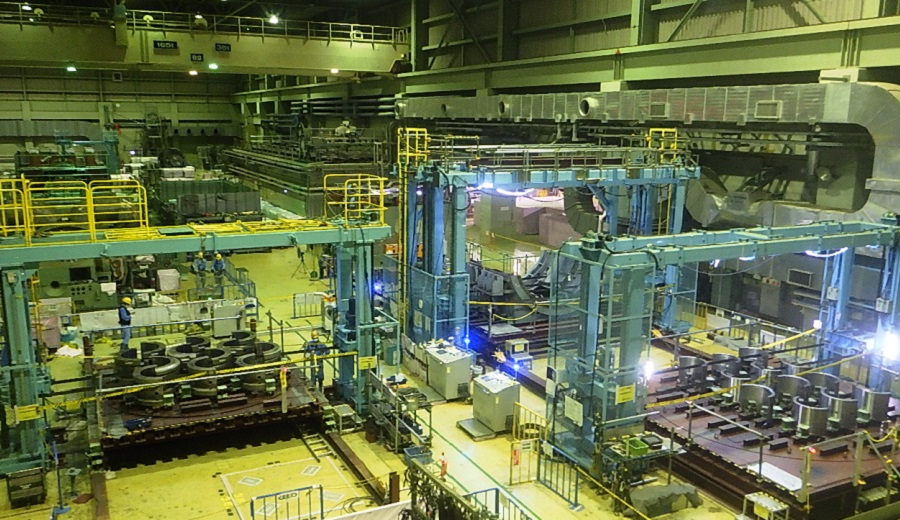 The Power of Hitachi's Large Band Saw Demonstrated at Hamaoka Nuclear Power Station Demolition Site