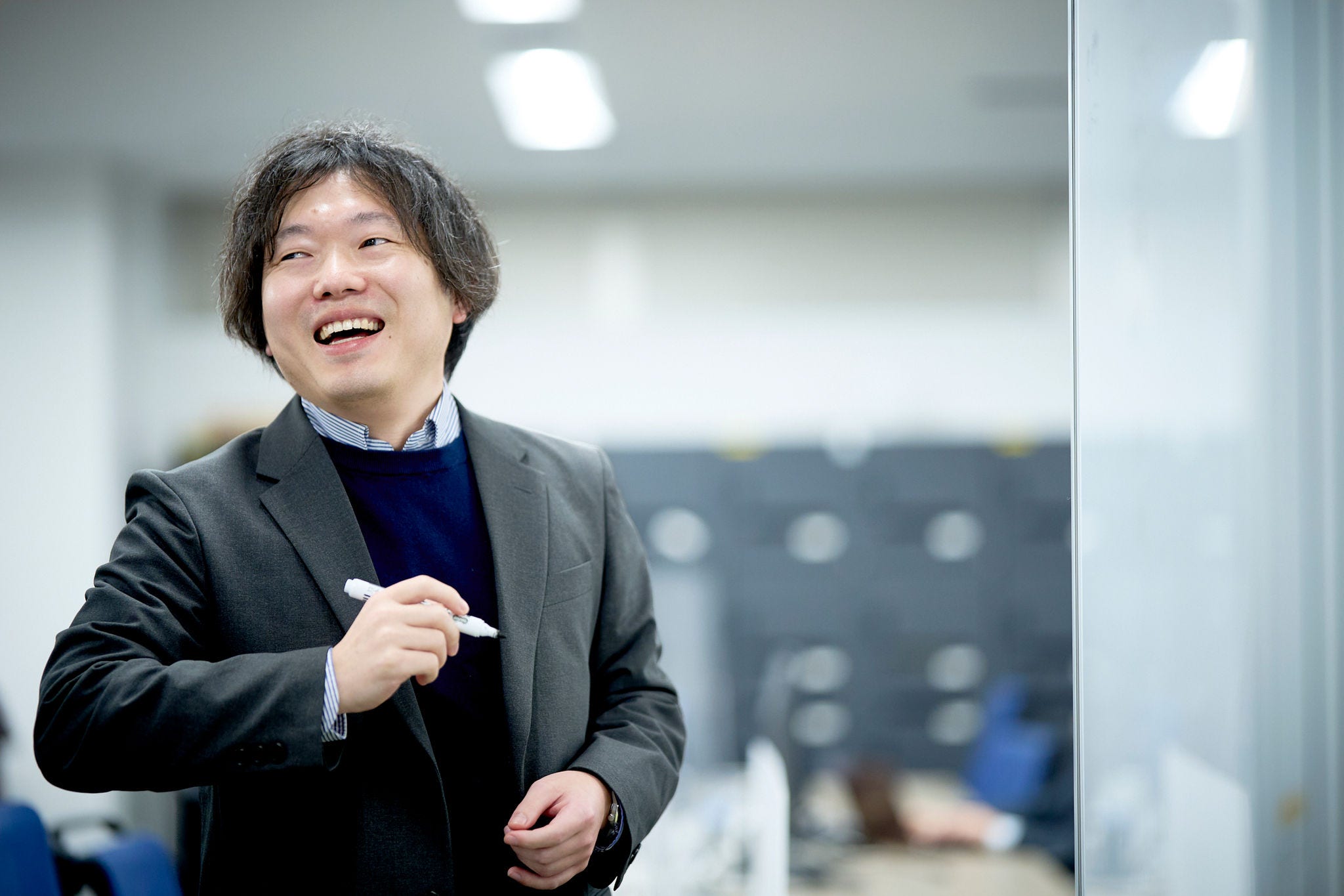 愛着のある土地で、社会を動かす。多様な経験を持つPLが描く電力業界の新しい姿:日立
