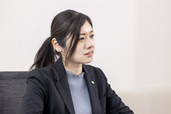 画像: 照屋絵理氏（日立製作所 公共システム事業部 公共基盤ソリューション本部 デジタルソリューション推進部 主任技師 博士＜理学＞）