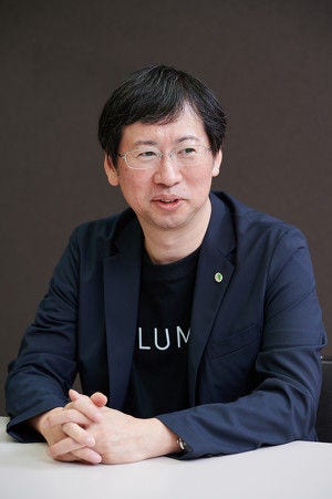 画像: 吉田順氏（日立製作所 デジタルエンジニアリングビジネスユニット Data&Design本部長 兼 Generative AIセンター センター長）