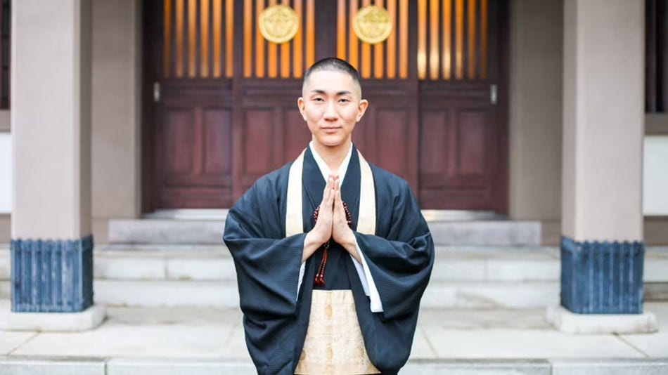 Uma Entrevista com um Monge que Usa Saltos: Como Criar um Local de Trabalho Inclusivo para Pessoas LGBTQ+?