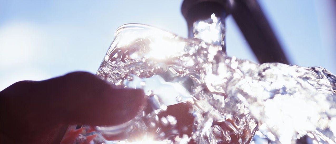 Pessoas da Hitachi: Economizando Infraestrutura com Sensor de Detecção de Vazamento de Água