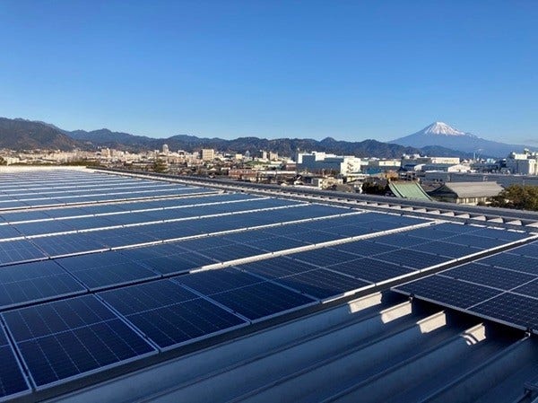 [画像]清水事業所(静岡県静岡市)に設置した太陽光パネル