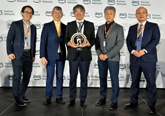 画像1: 日立、｢2025 AWS Partner Award｣において｢Public Sector Solution Provider Program Partner of the Year – APJ｣を受賞