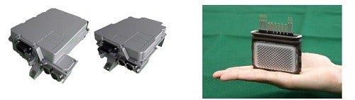 [画像]図2. 開発した800V 小型高出力インバータ(左)と、直接水冷型両面冷却パワーモジュール(右)