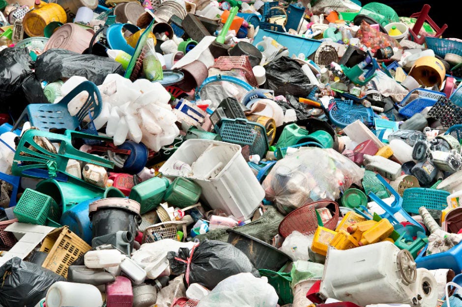 폐기되는 플라스틱 이미지