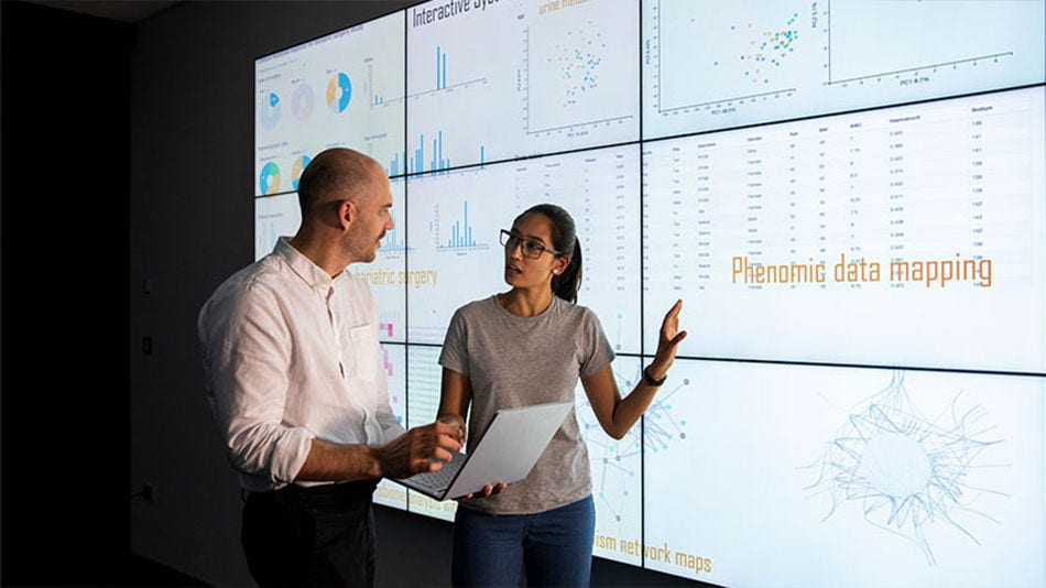 Outras técnicas, como combinar várias fontes de dados, podem ser valiosas para verificação cruzada e validação
