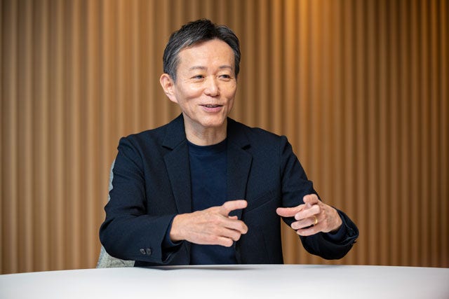 photo : Toshiaki Tokunaga, President & Chief Executive Officer, Hitachi, Ltd.