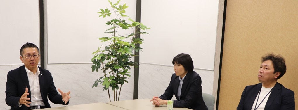 画像: 写真一番右 日立グローバルライフソリューションズ株式会社 空調ソリューション事業部 佐藤祐一氏