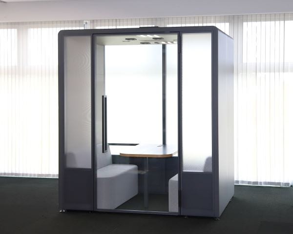 [image]Prototype video conferencing booth made from recycled glass recovered from photovoltaic panels (exterior)