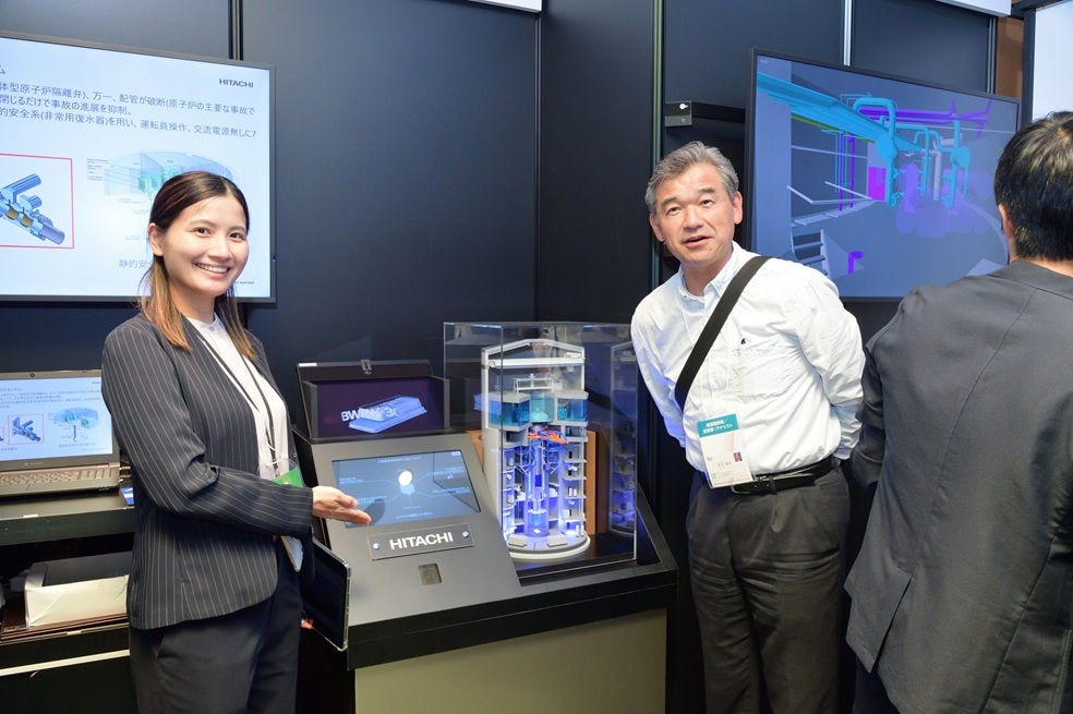 「次世代革新炉の開発に従事する大西さんより説明を受けました。福島事故の教訓を反映した安全な次世代の小型原子炉には、もう期待しかありません。しかもモジュール化されていて量産可能であるという点にも大きな価値を感じます。オーダーメイドの大型炉と量産型の小型炉、両方を持つことでさまざまなニーズに対応していくことが大事なのですね」