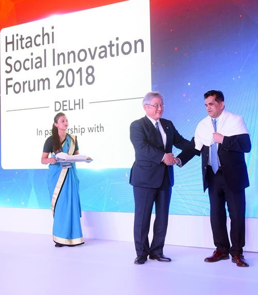 [image]Mr.  Toshiaki Higashihara, Global President & CEO, Hitachi, Ltd. welcoming Mr.  Amitabh Kant,  CEO, NITI Aayog at Hitachi Social Innovation Forum 2018, Delhi