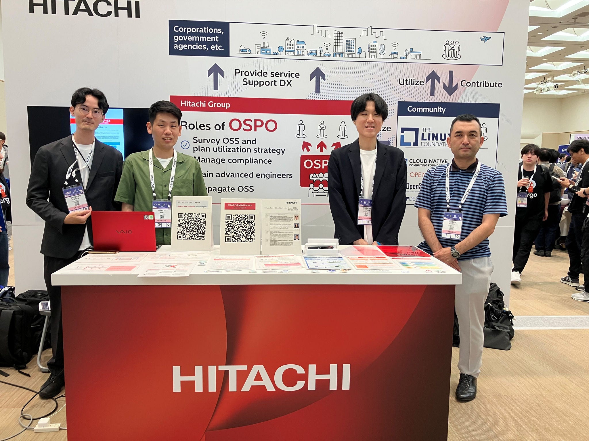 展示ブースの説明員のメンバー