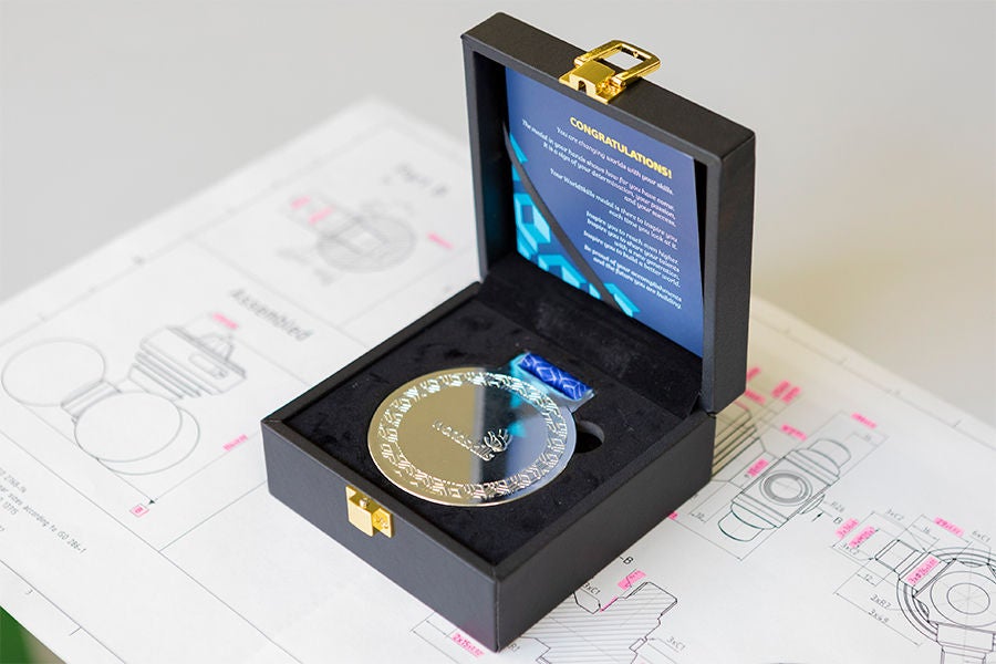 日立の人：「メダルを持って日本に帰る」 旋盤技術者の「技能五輪」へ