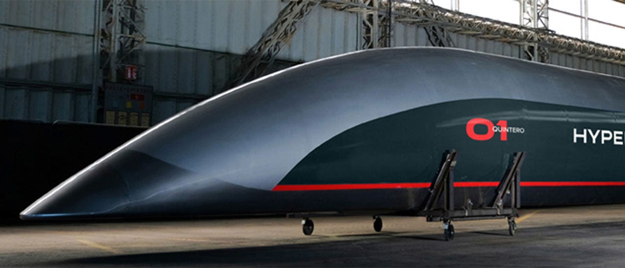 È un treno? È un aereo?