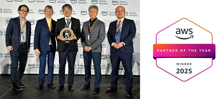  Photo (left to right): Yoichi Takizawa and Muneyuki Watanabe of AWS Japan, Hajime Suzuki of Hitachi, Ushio Usami and Koichiro Okuda of AWS Japan 