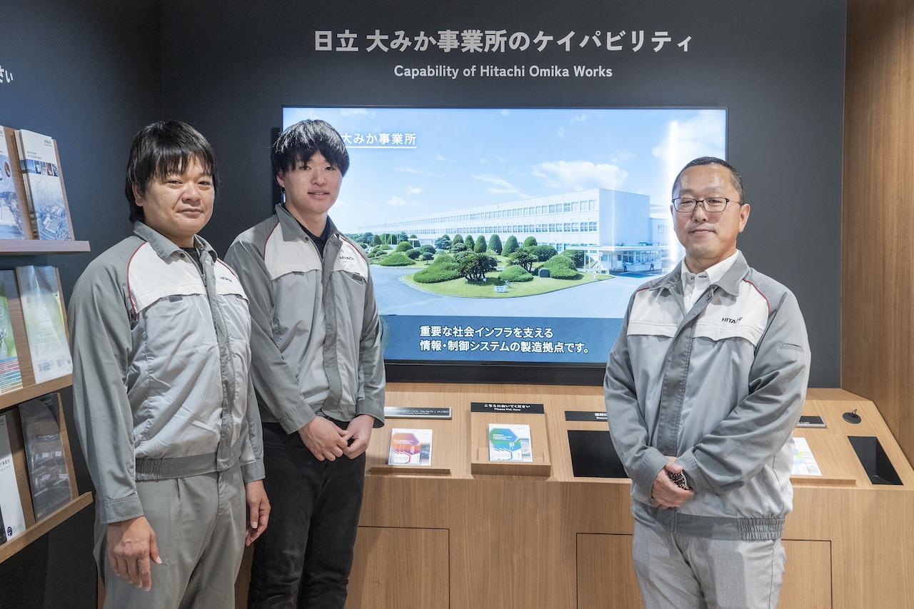 画像: 日立製作所 制御プラットフォーム品質保証本部 プロセス管理グループのメンバーたち。左から立川智基、金谷友輔、新岡正彦