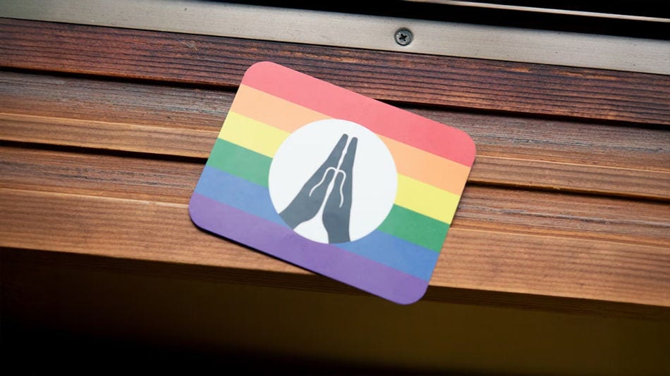 Uma Entrevista com um Monge que Usa Saltos: Como Criar um Local de Trabalho Inclusivo para Pessoas LGBTQ+?