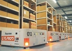 [画像]MonotaROの笠間ディストリビューションセンターで稼働中の小型無人搬送ロボット「Racrew」
