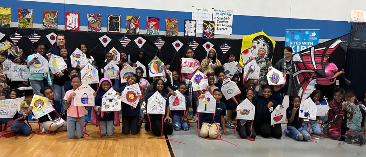 Hitachi-Sponsored Kite Workshops Held in Washington, DC for First Time