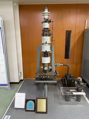 [画像]透過電子顕微鏡商用機 HU-2型