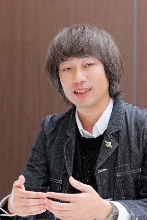 画像: 金融分野のドメインエキスパート、末次 亮氏（日立製作所 金融第二システム事業部 チーフシステムアーキテクト）。生保分野のスペシャリストとして多数の実績を持つ