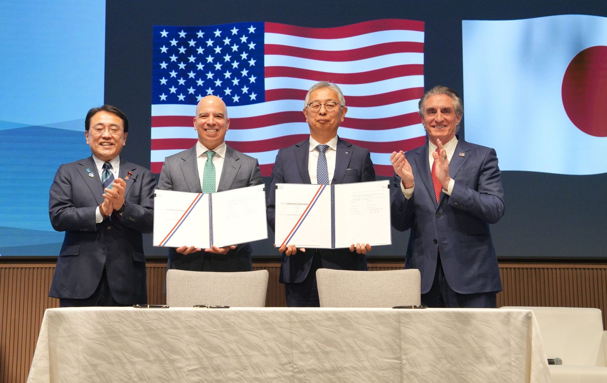 [image]The signing of the MoU between GE Vernova and Hitachi to explore the deployment of the BWRX‑300 small modular reactor in Southeast Asia