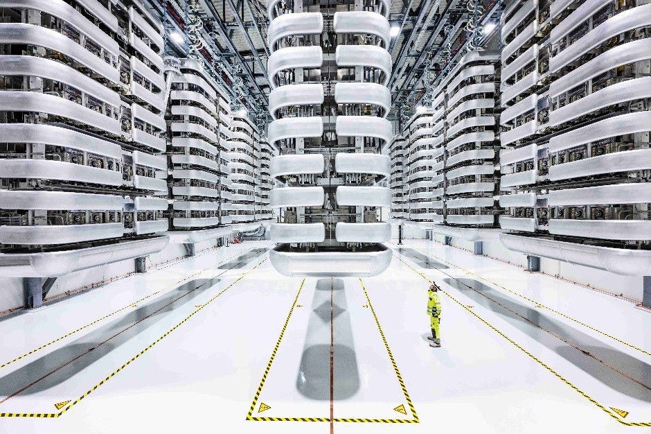 [image]HVDC valve hall