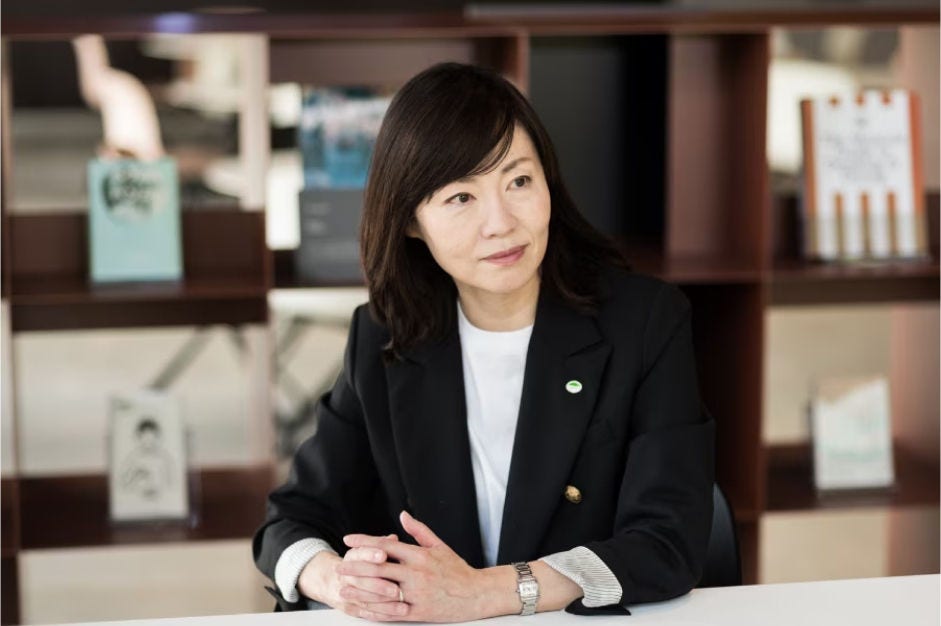 인터뷰에 응하는 스즈키 도모코 씨(사진: 사이토 다이스케)