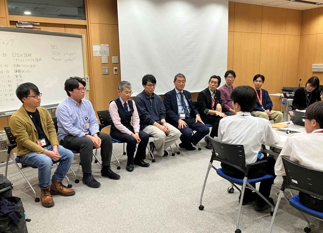 画像1: 素朴な疑問から大人顔負けの質問まで…生徒からの意外な質問に社員の皆さんからは思わず笑みがこぼれていました！
