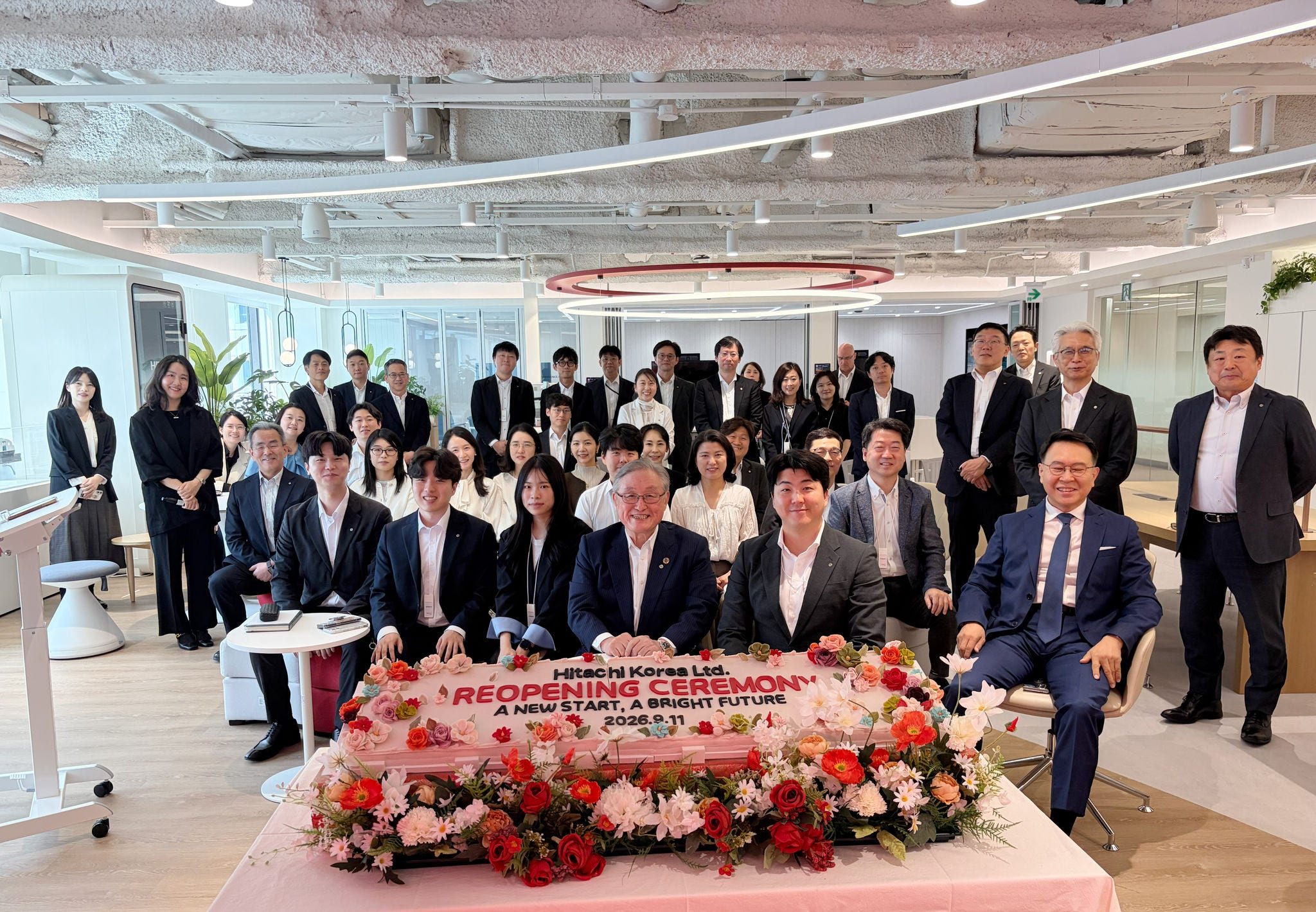 사진: 개소식 참석자들의 기념촬영