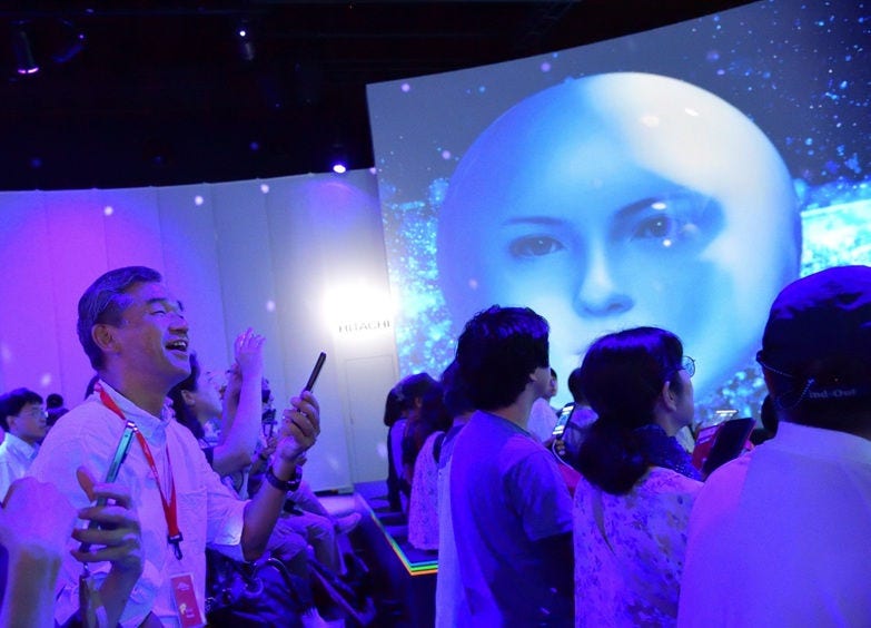 「2035年というと10年後。10年後というと近い未来という感覚だけれど、変化のスピードが速まっているので、今の私たちが思っているより先に進んでいるのでしょうね。気候変動や生成AIの発達などにより、想像もつかない未来が訪れそうです」