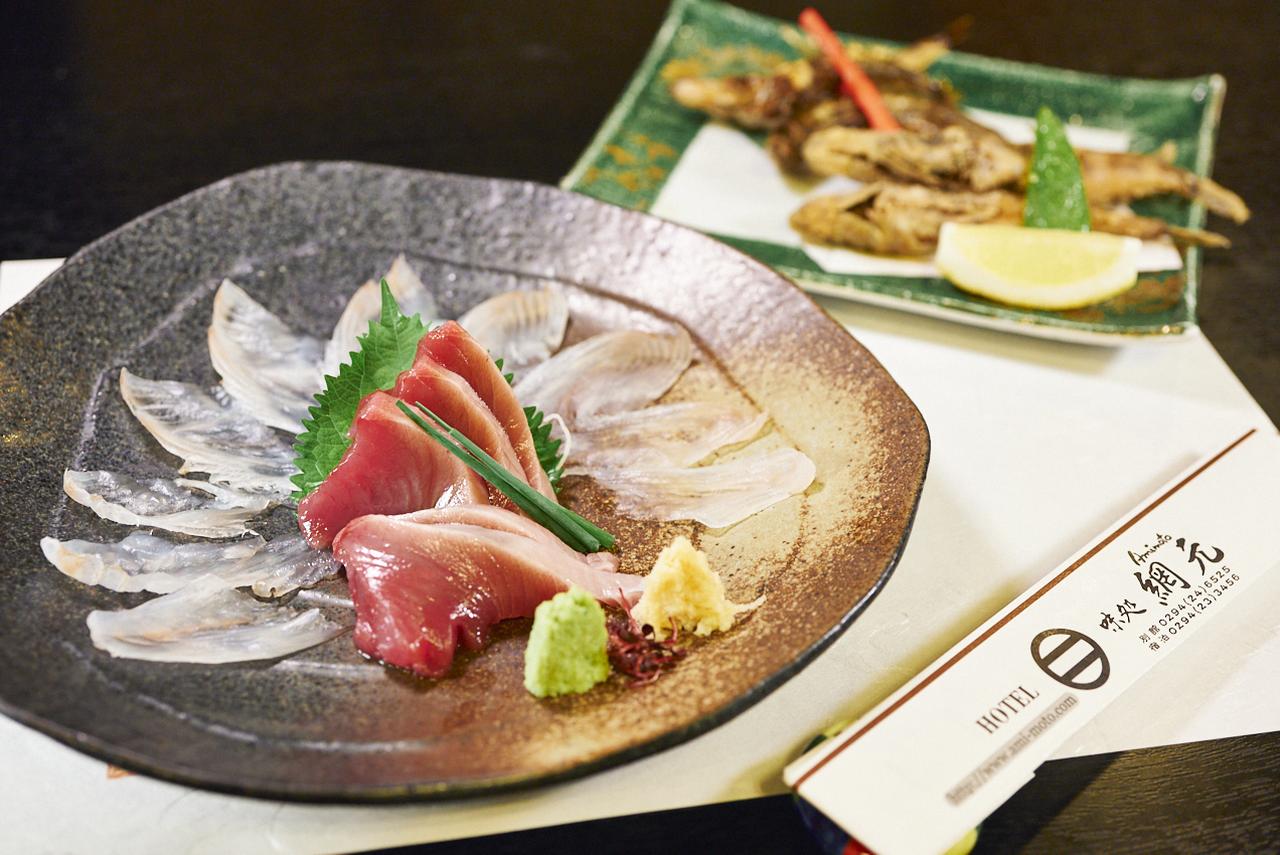 画像: 久慈浜産の「カツオとヒラメのお造り」