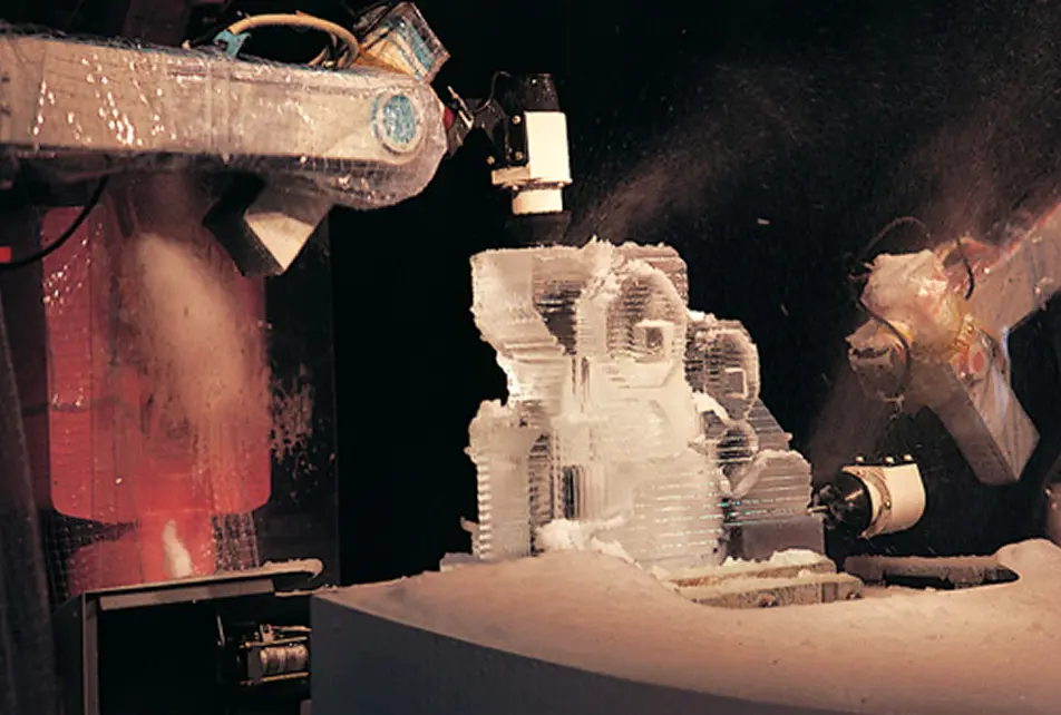 ロボットの氷の彫刻ショー