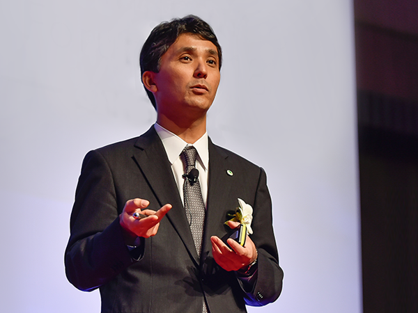 คุณโคจิ โทมิตะ